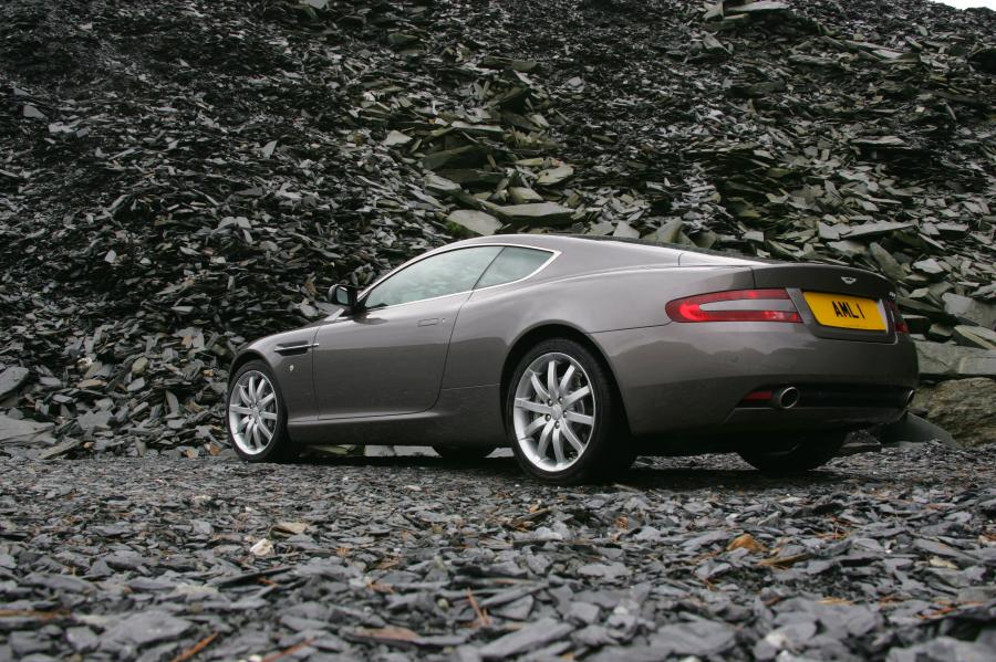  Aston Martin DB9 2004 года  (UK) (фото 16 из 24)